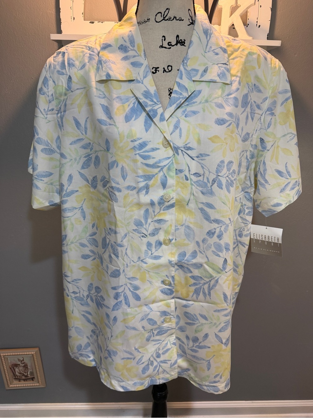 ELISABETH BY LIZ CLAIBORNE SHORT SLEEVE BUTTON UP TOP WITH FLORAL PATTERN SZ 16